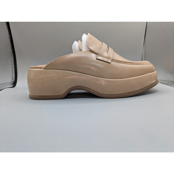 Journee Collection Women's Antonina loafers SZ 5.5 ,Tan - Picture 3 of 10